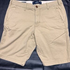 Hollister Khaki Flat Front Skinny Classic Fit Shorts 9”